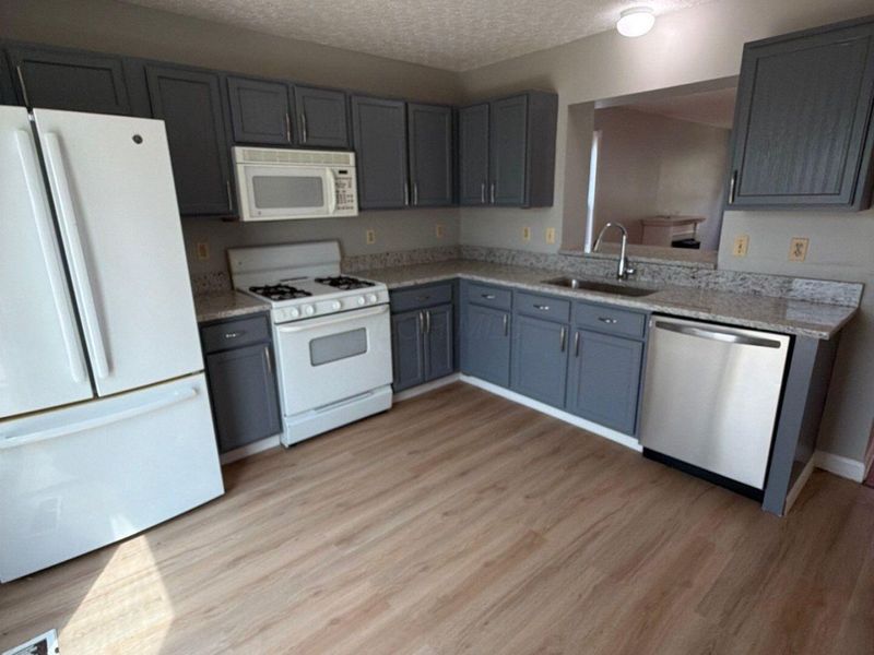 9079 Longstone Drive, Lewis Center, OH 43035 Photo 13