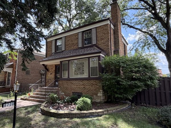 8200 S Fairfield Avenue , Chicago, IL 60652