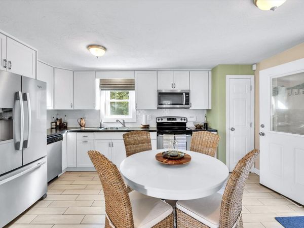 87 Seabrook Drive, Teaticket, MA 02536