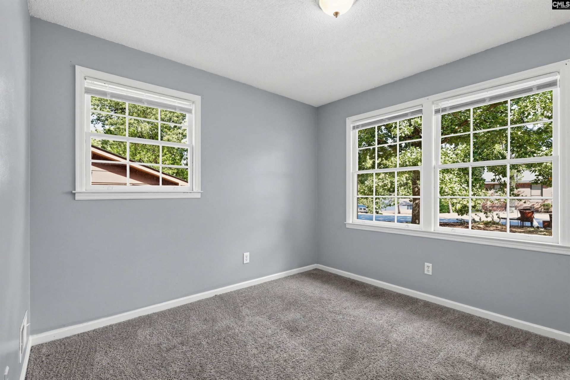 133 Summerhill Drive  Photo 12