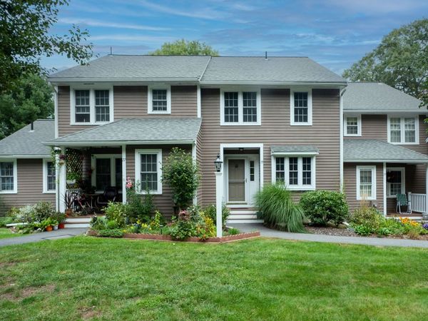 78 Laurelwood Dr, Unit 78, Hopedale, MA 01747