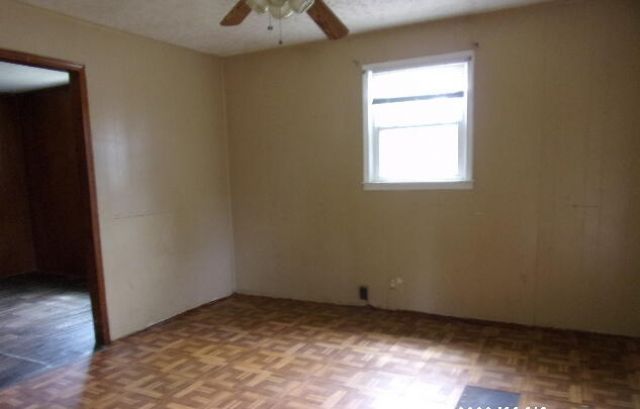 413 Swansea Heights Avenue Photo 4