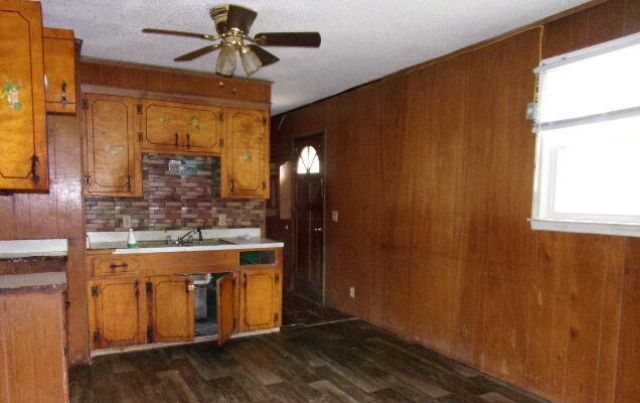 413 Swansea Heights Avenue Photo 5