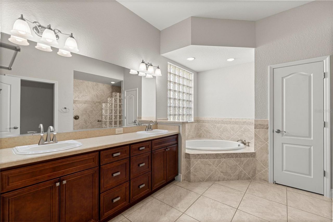 1126 Miona Shores Drive, The Villages, FL 32162 Photo