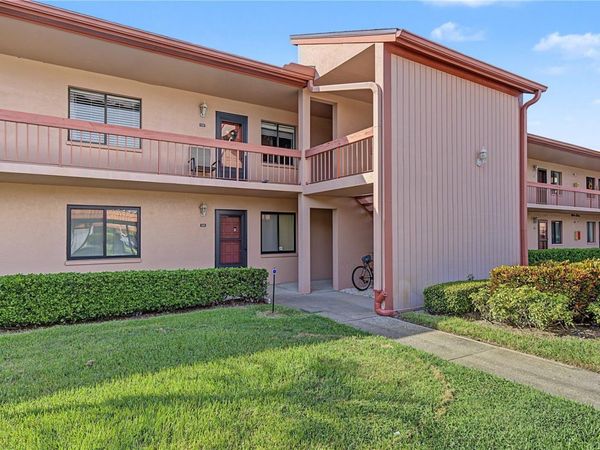 110 LAKESIDE COURT , Unit 110, OLDSMAR, FL 34677