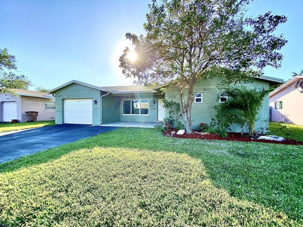 213 NE 9th Avenue, Deerfield Beach, FL 33441