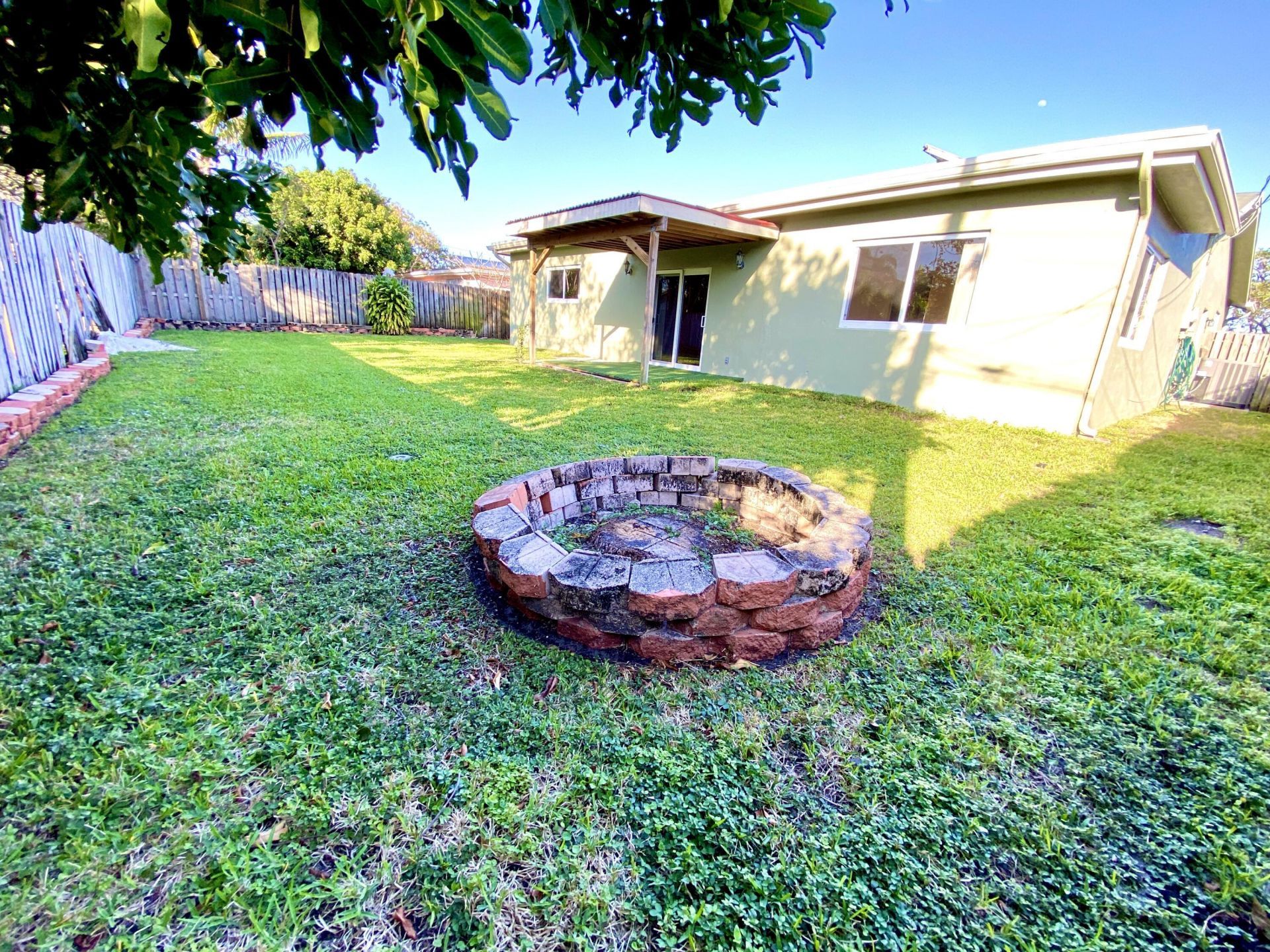 213 NE 9th Avenue, Deerfield Beach, FL 33441 Photo