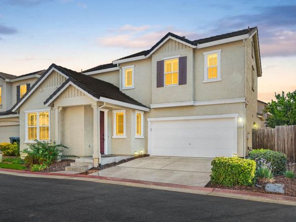 949 Courtyards Loop, Lincoln, CA 95648