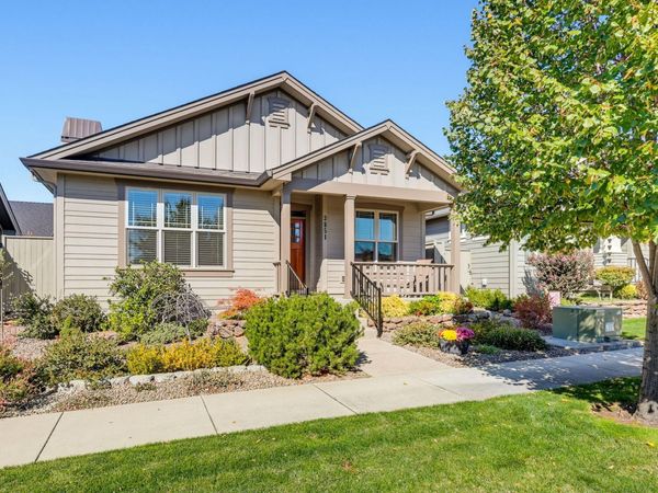 3851 Sunleaf Avenue, Medford, OR 97504