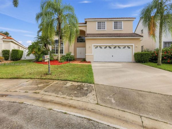 335 Cambridge Dr , Weston, FL 33326