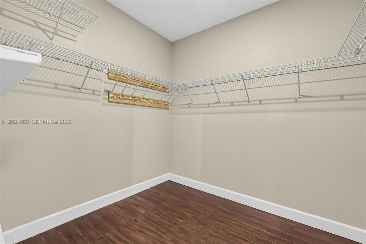 335 Cambridge Dr, Weston, FL 33326 Photo
