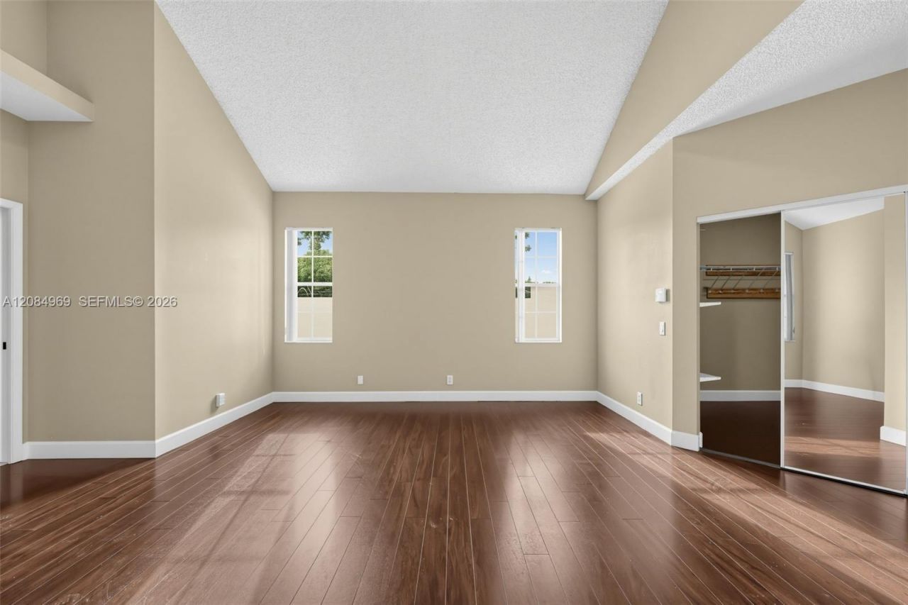 335 Cambridge Dr, Weston, FL 33326 Photo