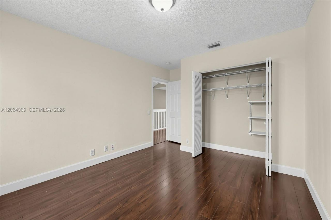 335 Cambridge Dr, Weston, FL 33326 Photo