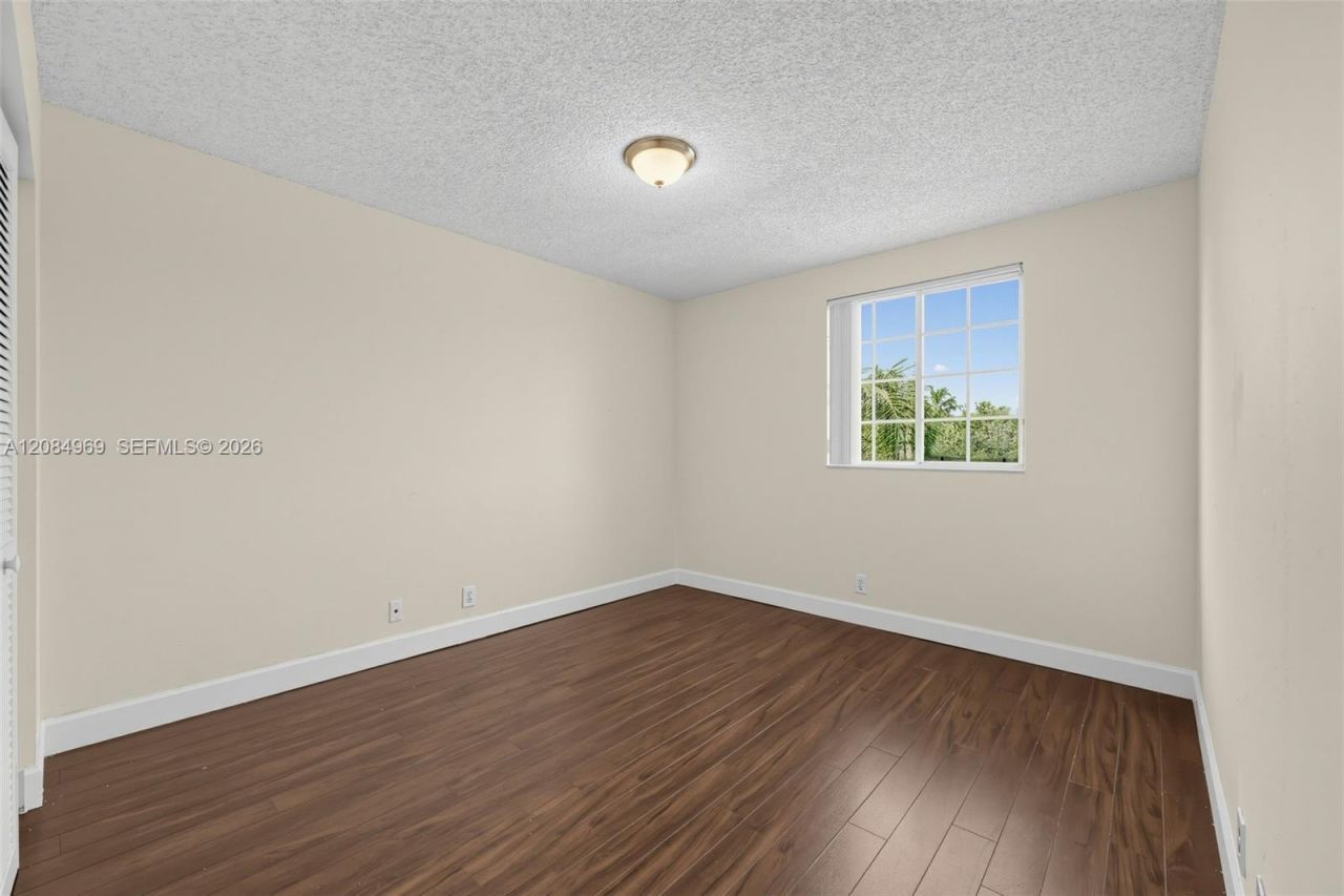 335 Cambridge Dr, Weston, FL 33326 Photo