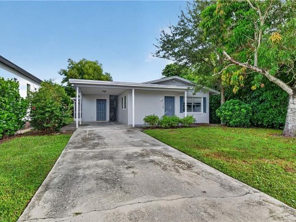 3177 Woodside AVE , NAPLES, FL 34112