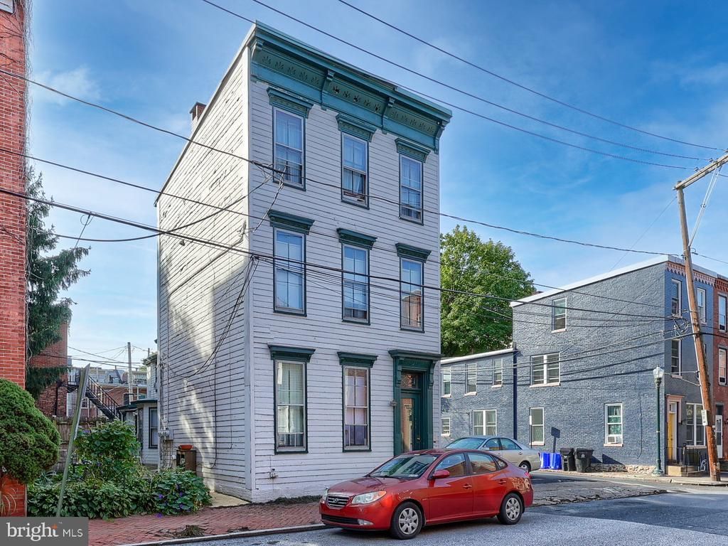 127 HERR STREET, HARRISBURG, PA 17102