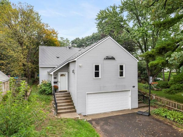 1464 Victoria Street N, Saint Paul, MN 55117