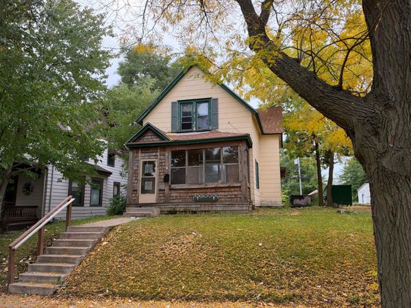 894 5th Street E, Saint Paul, MN 55106