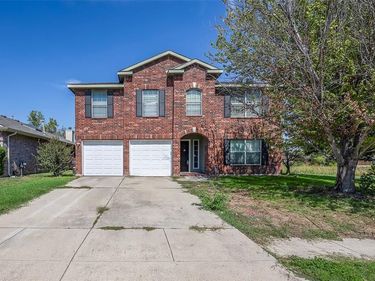 812 Jockey Club Lane, Fort Worth, TX 76179