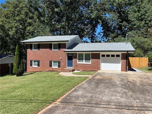 988 Tamarack Trail , Forest Park, GA 30297