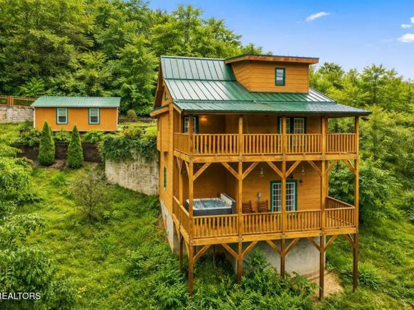 517 Hideaway Ridge Circle, Sevierville, TN 37862