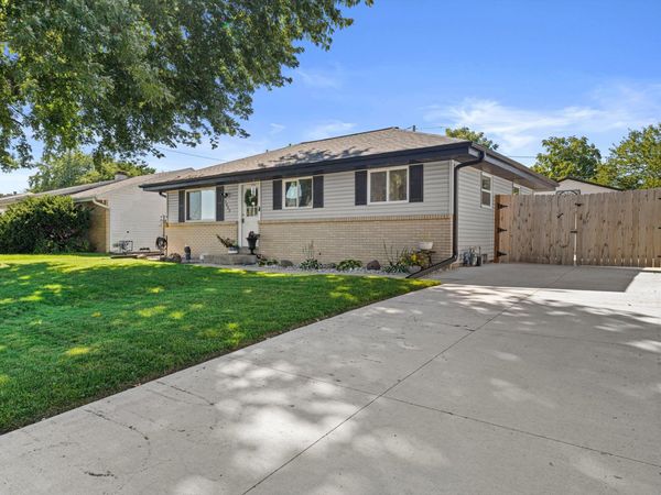 1652 19th Ave, Kenosha, WI 53140