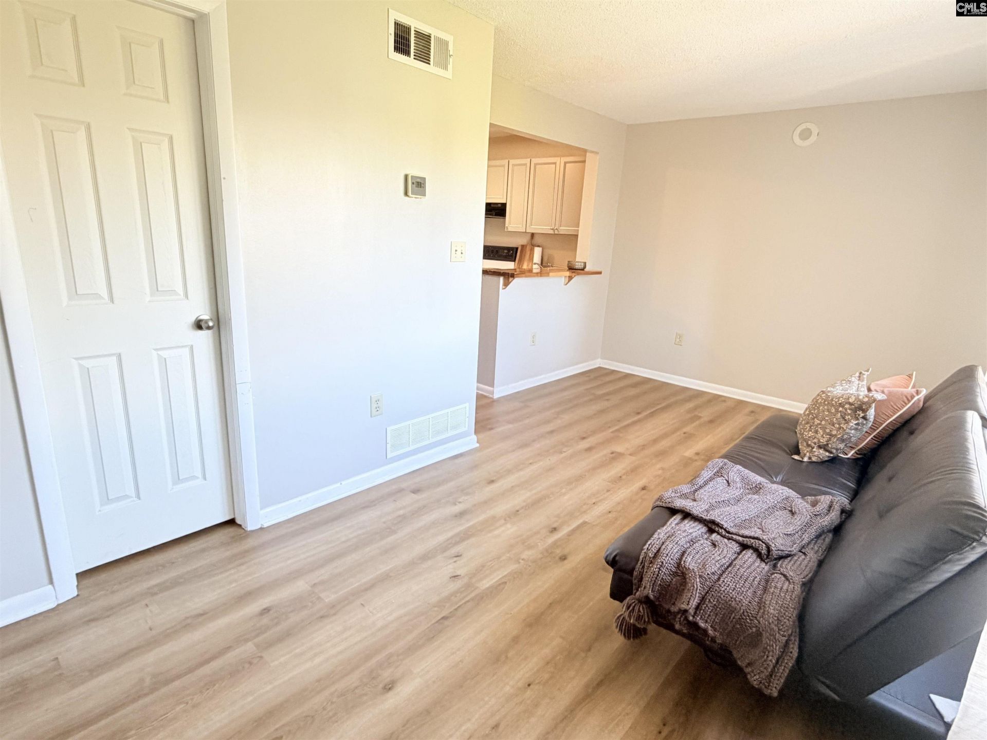 1600 Park Circle Photo 5