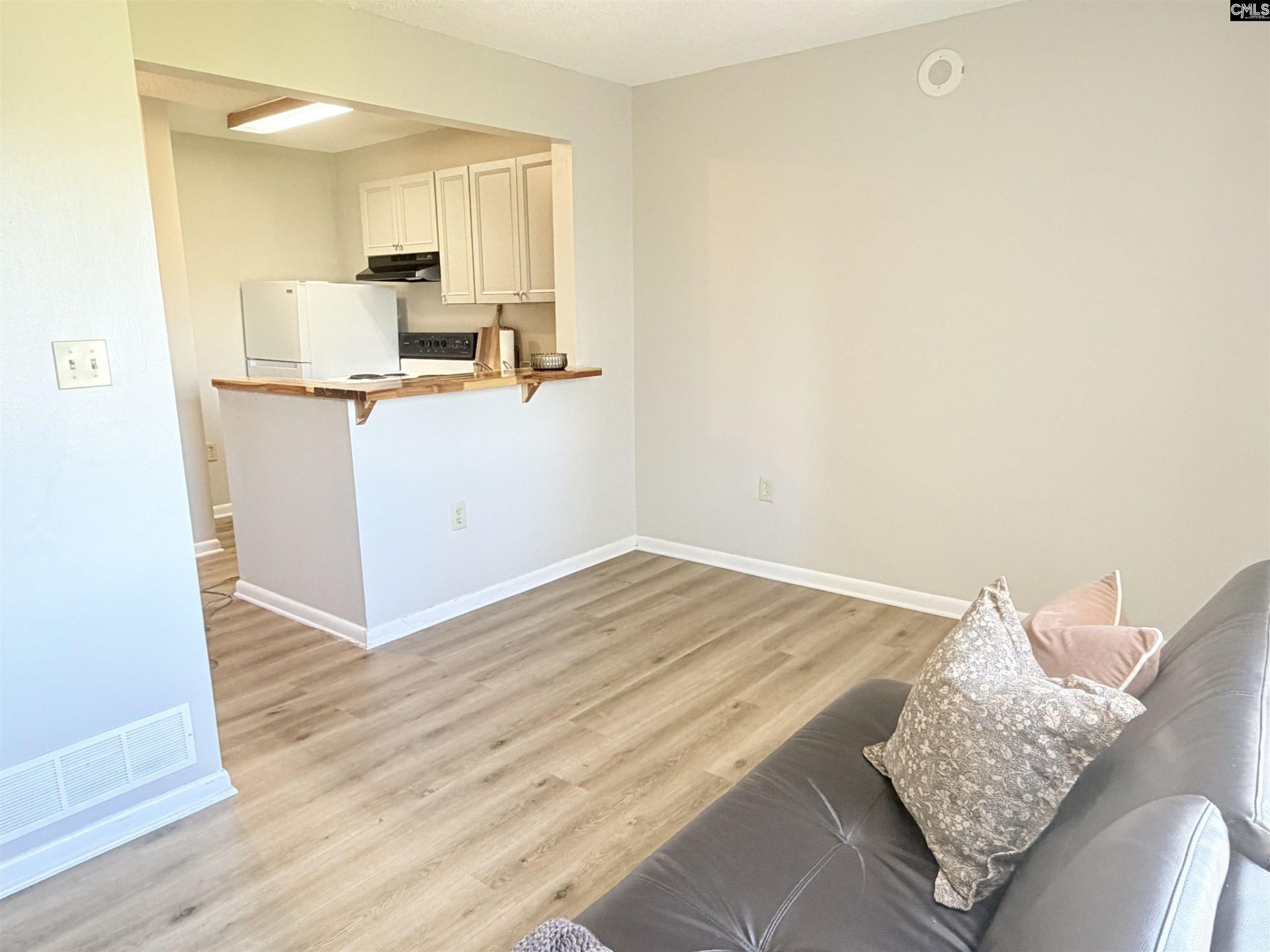 1600 Park Circle Photo 6