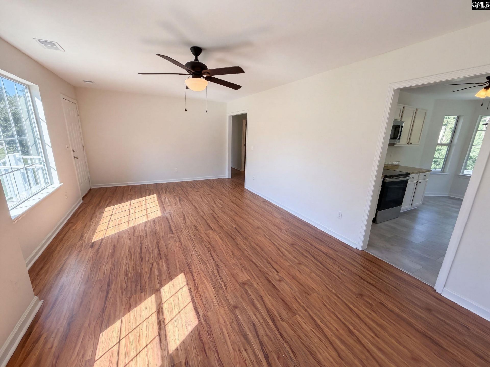 218 Stonewood Drive  Photo 10