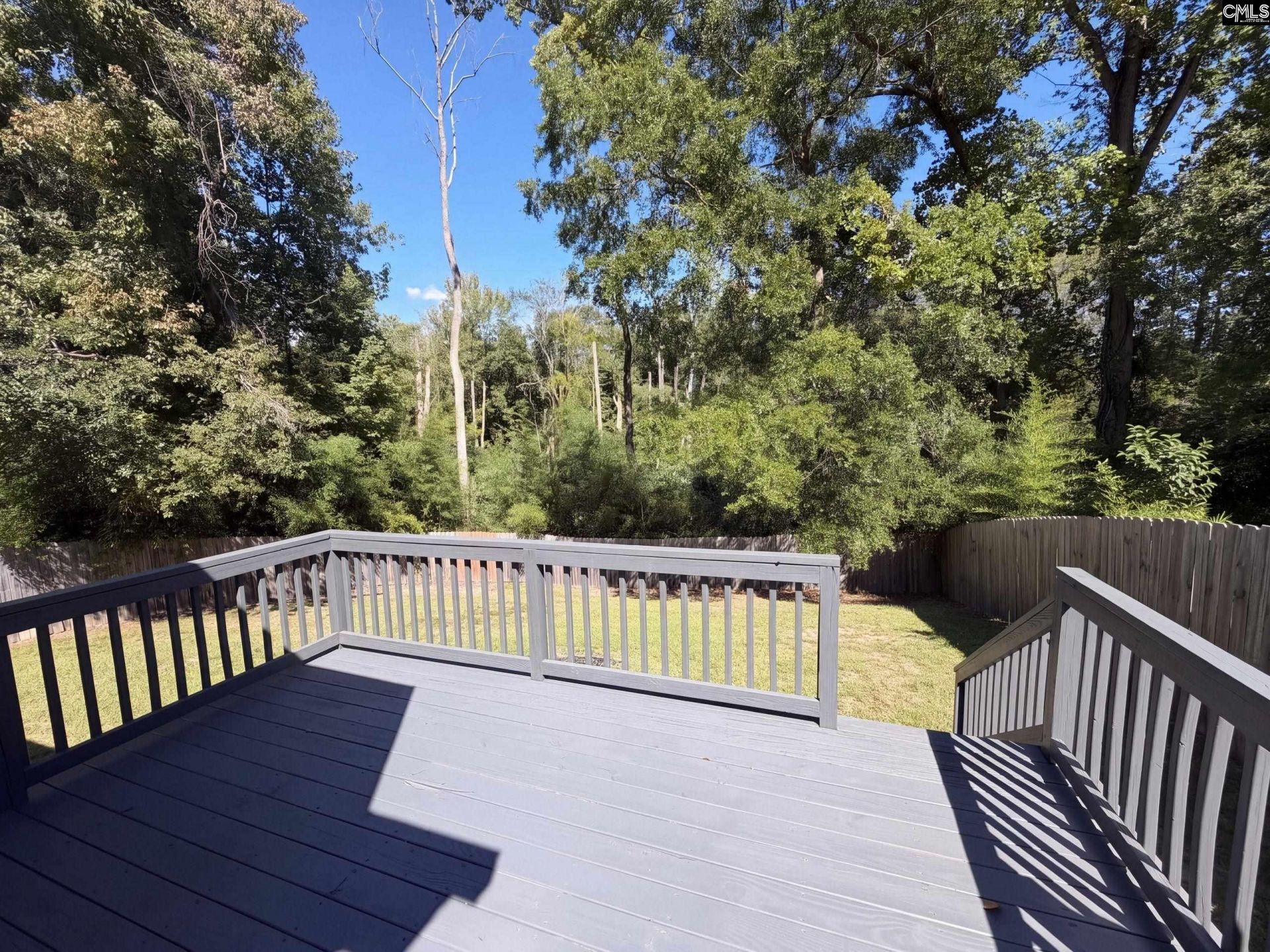 218 Stonewood Drive  Photo 17