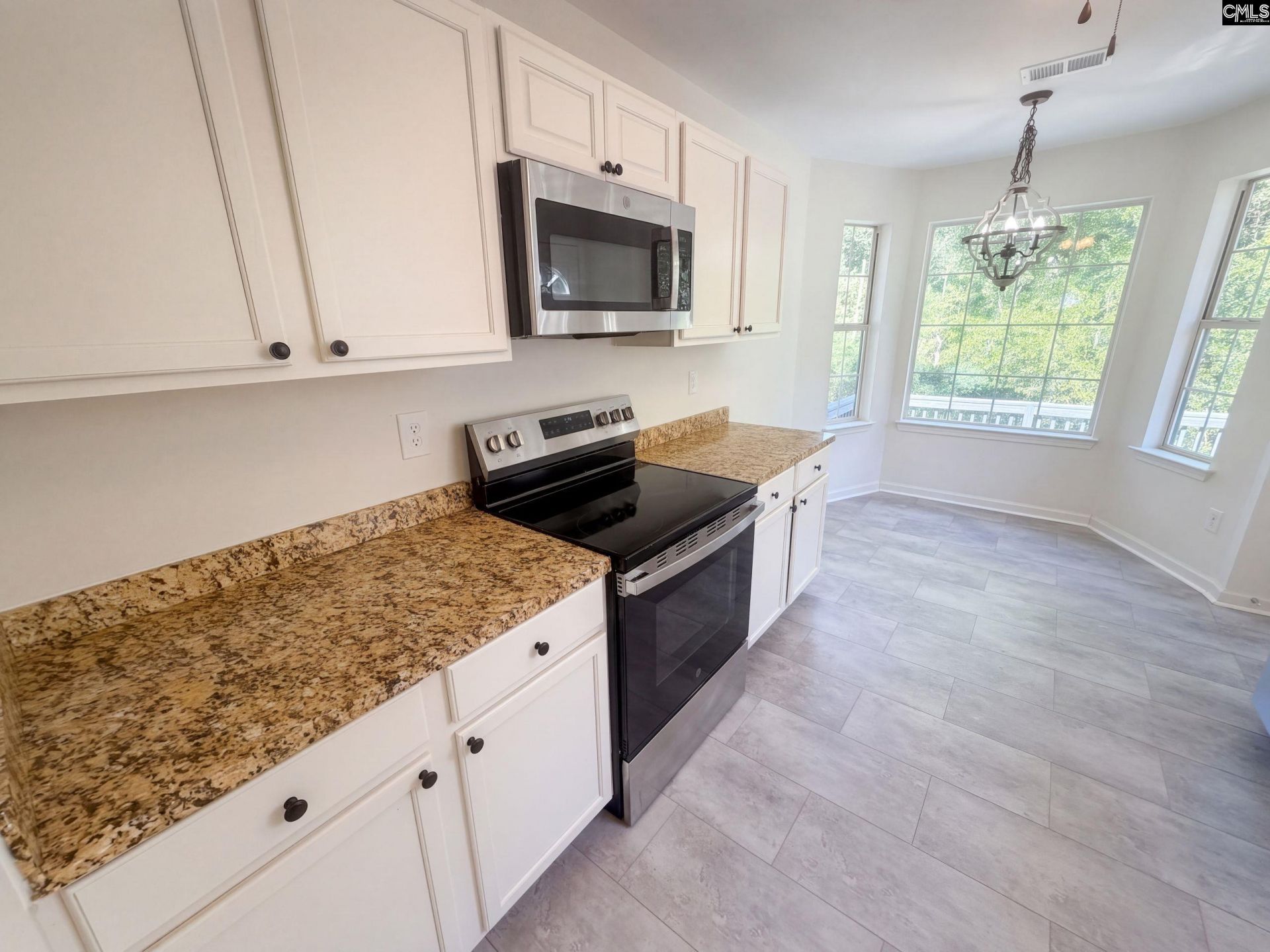 218 Stonewood Drive  Photo 6