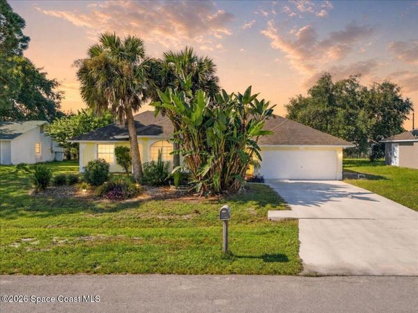650 Seaport Terrace SE, Palm Bay, FL 32909