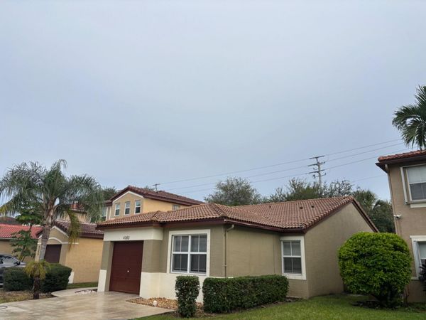 4262 NW 1ST Place, Deerfield Beach, FL 33442