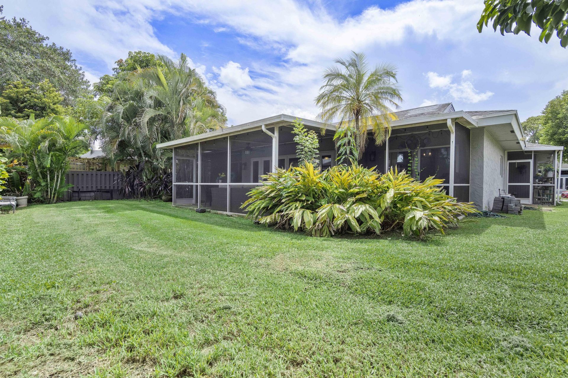 8059 Buttonwood Circle, Tamarac, FL 33321 Photo