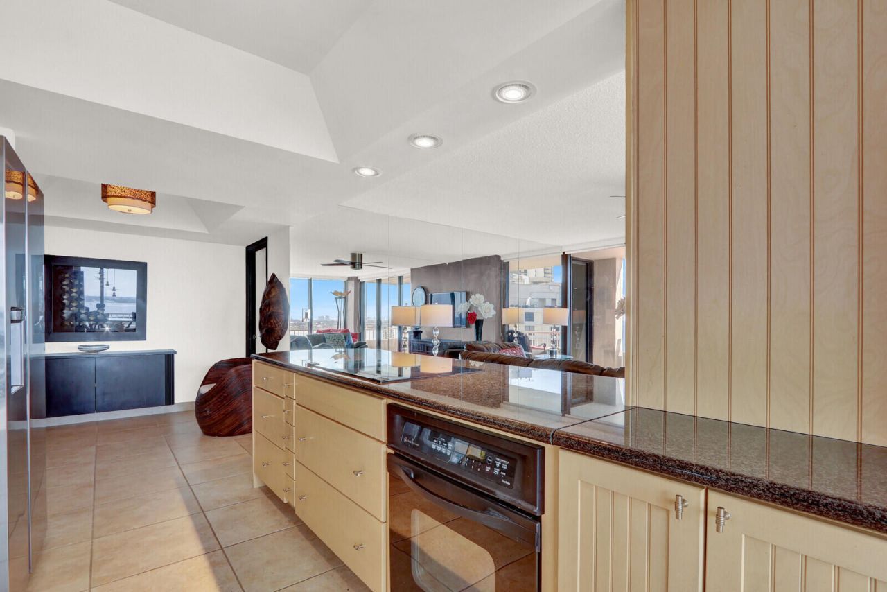 5510 N Ocean Drive, Unit 12B, Singer Island, FL 33404 Photo