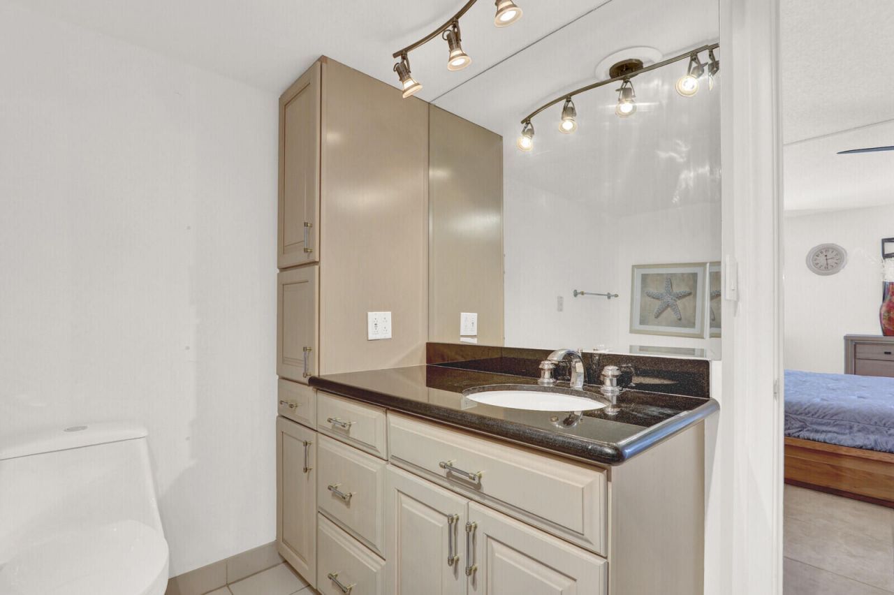 5510 N Ocean Drive, Unit 12B, Singer Island, FL 33404 Photo
