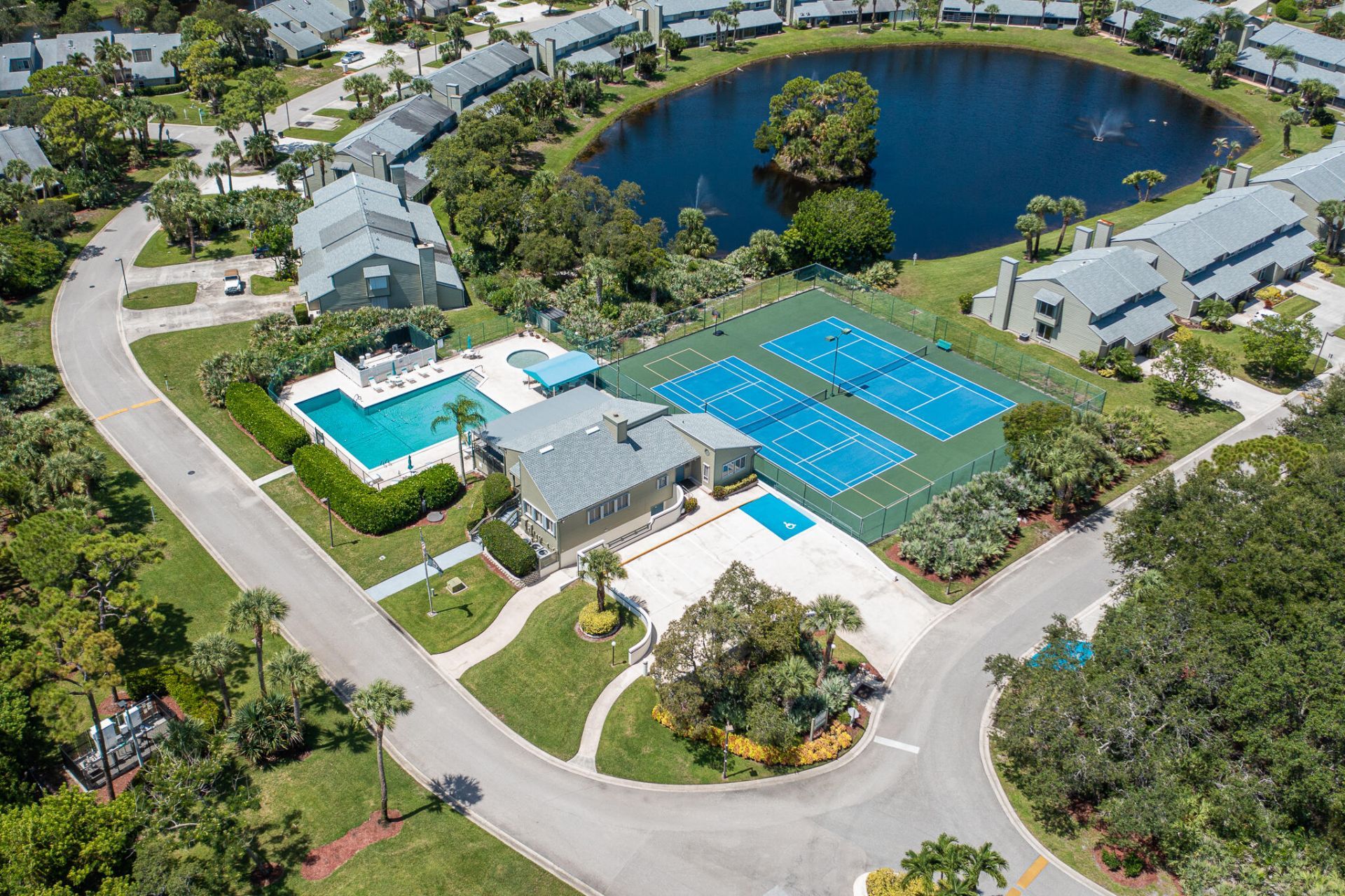 663 NE Wax Myrtle Way, Jensen Beach, FL 34957 Photo