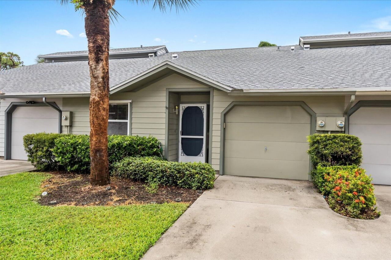 663 NE Wax Myrtle Way, Jensen Beach, FL 34957 Photo