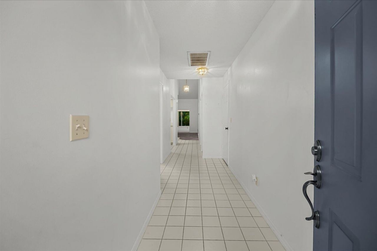 663 NE Wax Myrtle Way, Jensen Beach, FL 34957 Photo