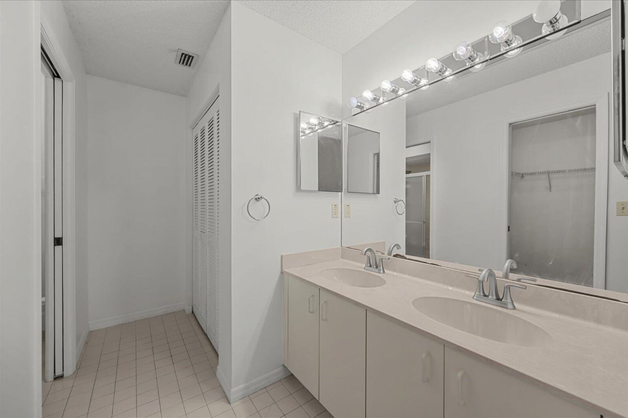 663 NE Wax Myrtle Way, Jensen Beach, FL 34957 Photo