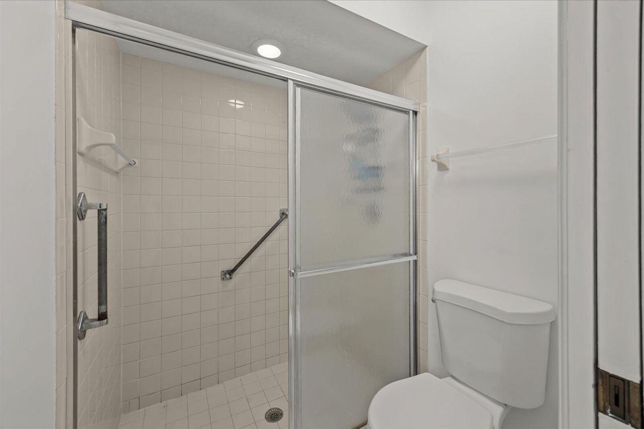 663 NE Wax Myrtle Way, Jensen Beach, FL 34957 Photo