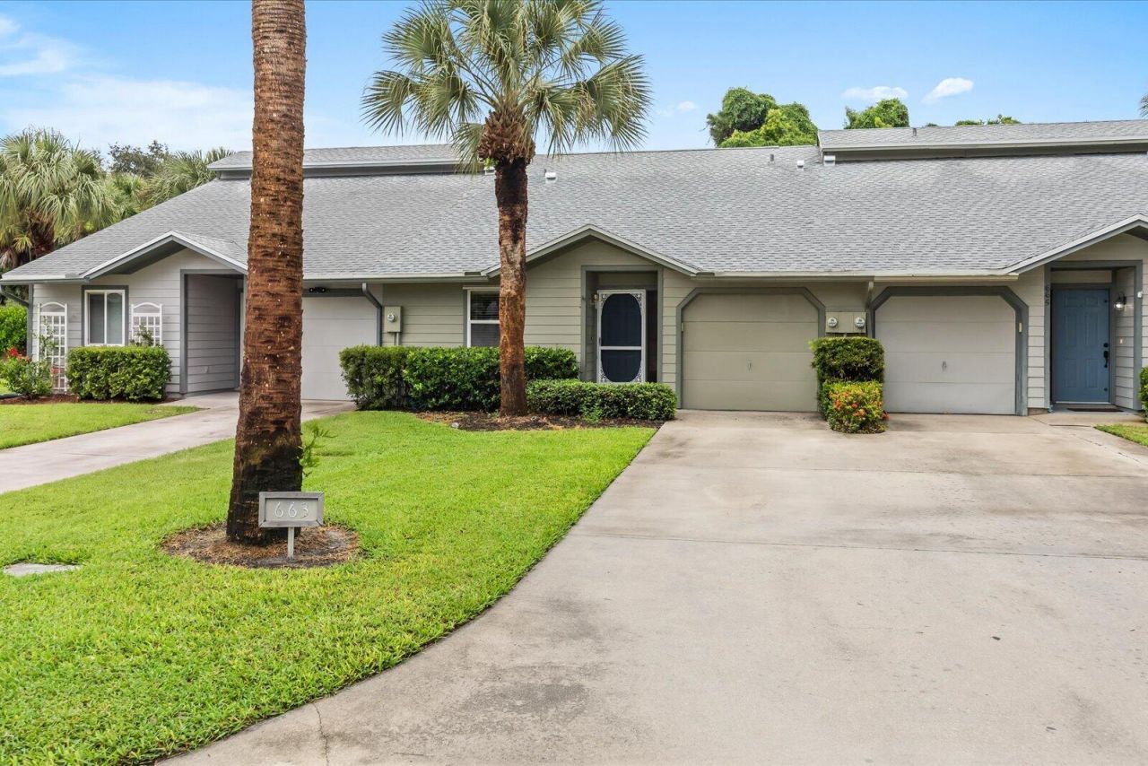 663 NE Wax Myrtle Way, Jensen Beach, FL 34957 Photo