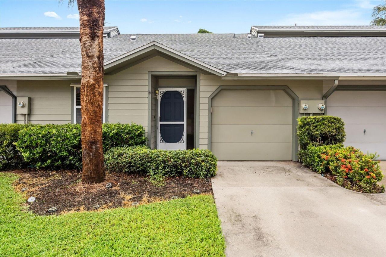 663 NE Wax Myrtle Way, Jensen Beach, FL 34957 Photo