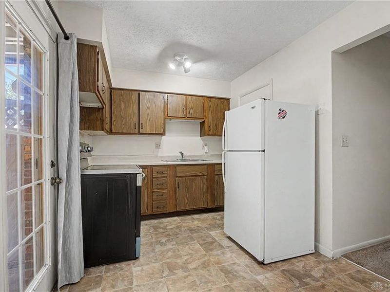 1034 Frederick Drive, Xenia, OH 45385 Photo 12