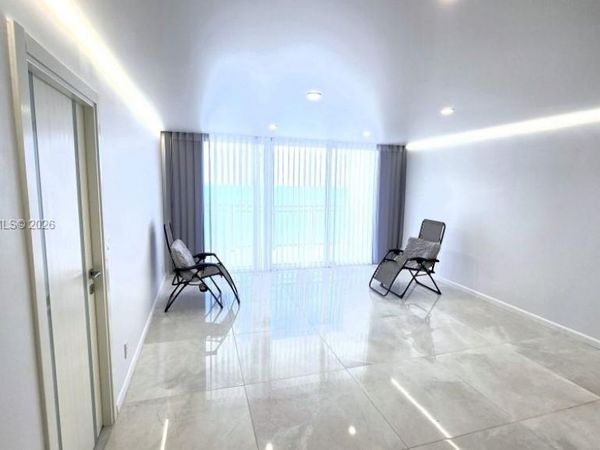 Unit 2117, Hallandale Beach, FL 33009