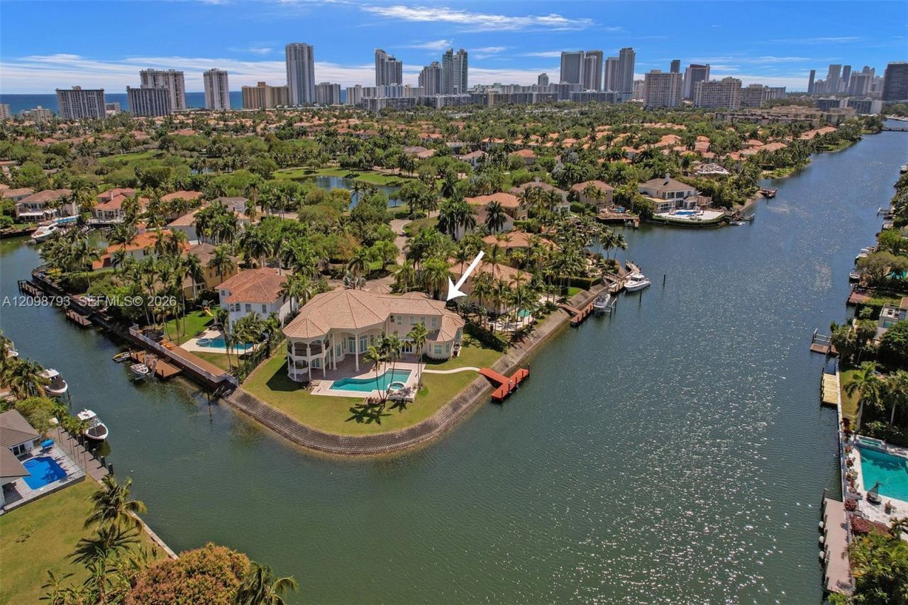 1130 Harbor Ct, Hollywood, FL 33019 Photo