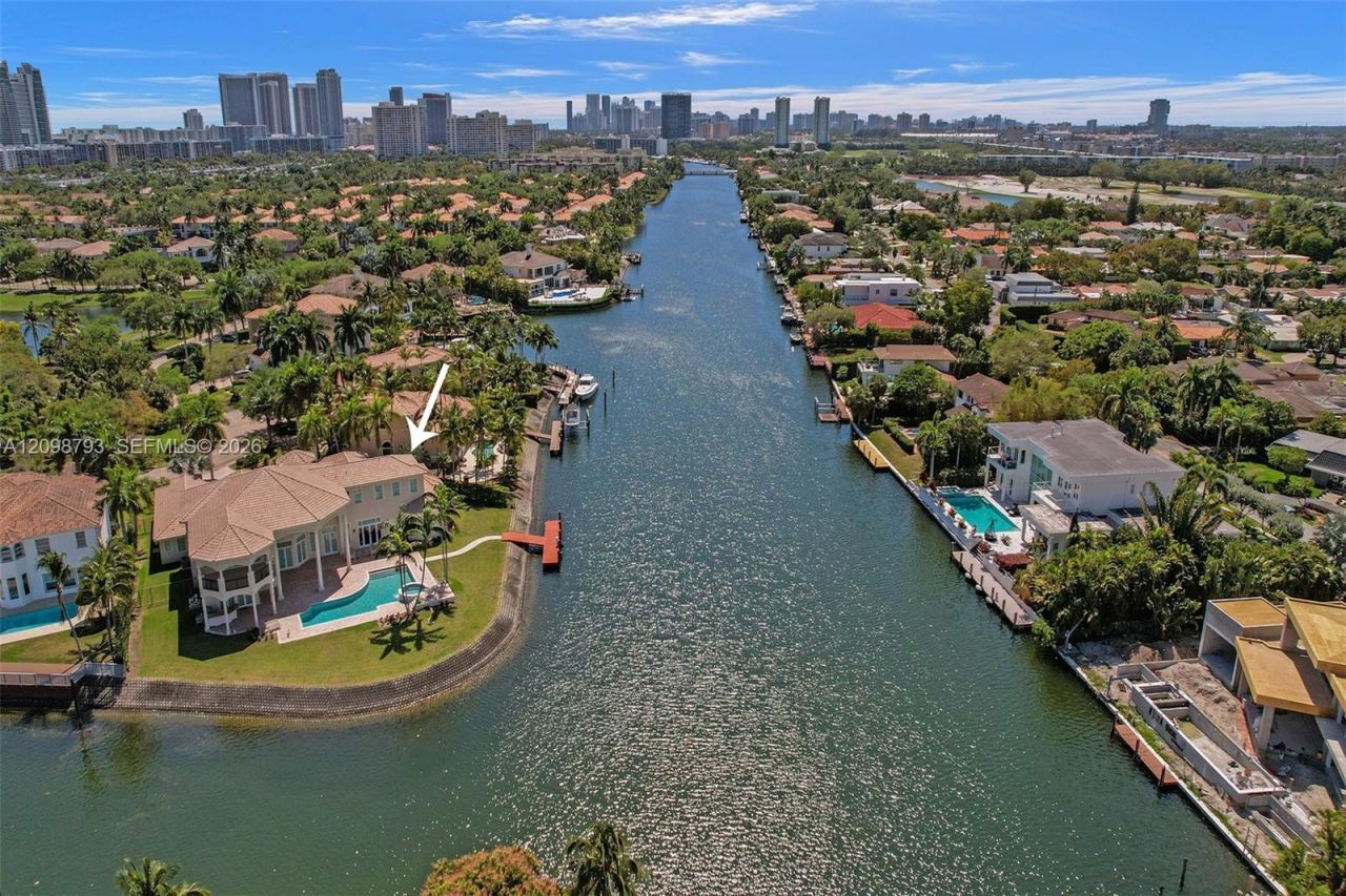 1130 Harbor Ct, Hollywood, FL 33019 Photo