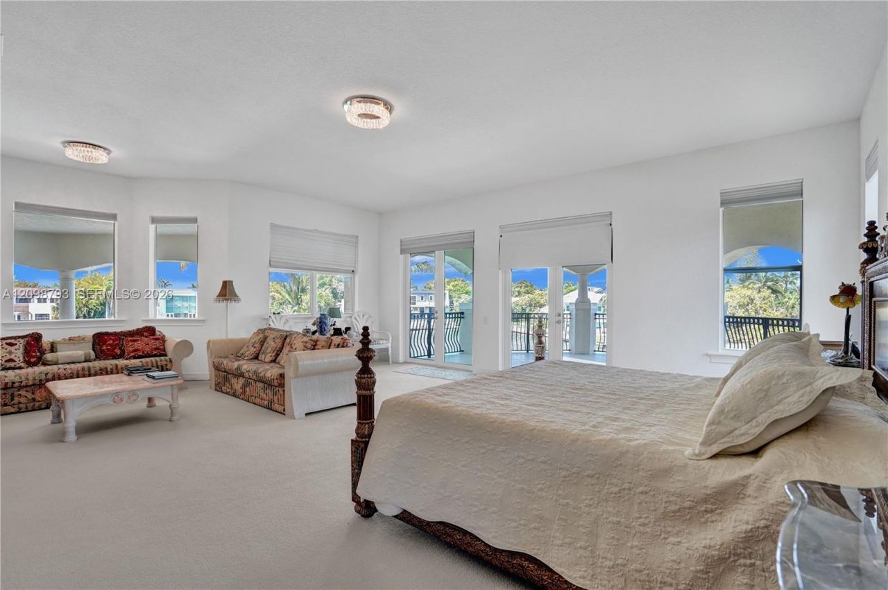 1130 Harbor Ct, Hollywood, FL 33019 Photo