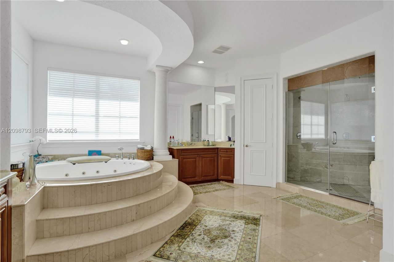 1130 Harbor Ct, Hollywood, FL 33019 Photo