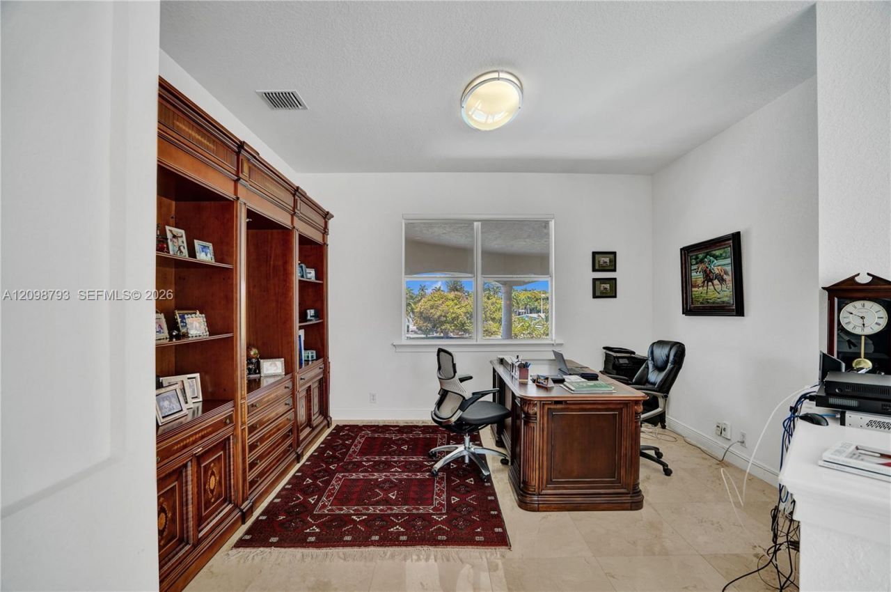 1130 Harbor Ct, Hollywood, FL 33019 Photo